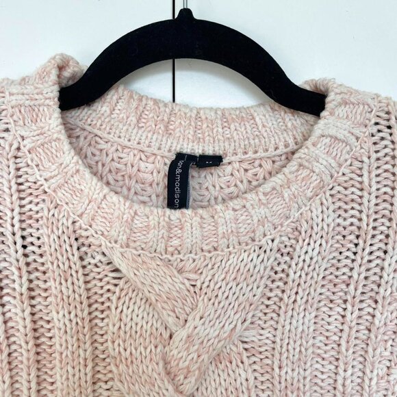 Moon & Madison | Baby light pink cable knit scoop neck chunky sweater | Size M - Picture 5 of 6